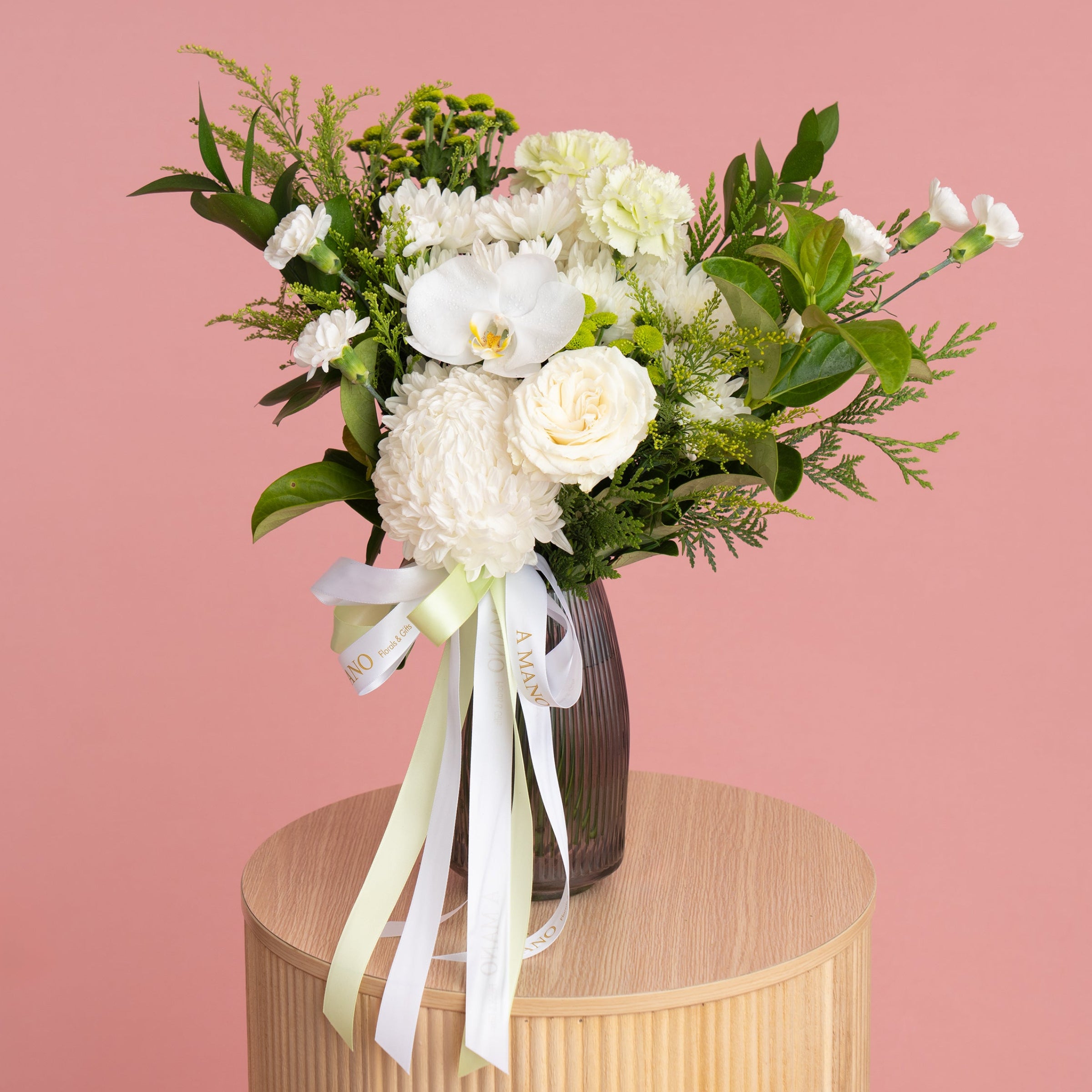 Classic White & Elegant Vaso