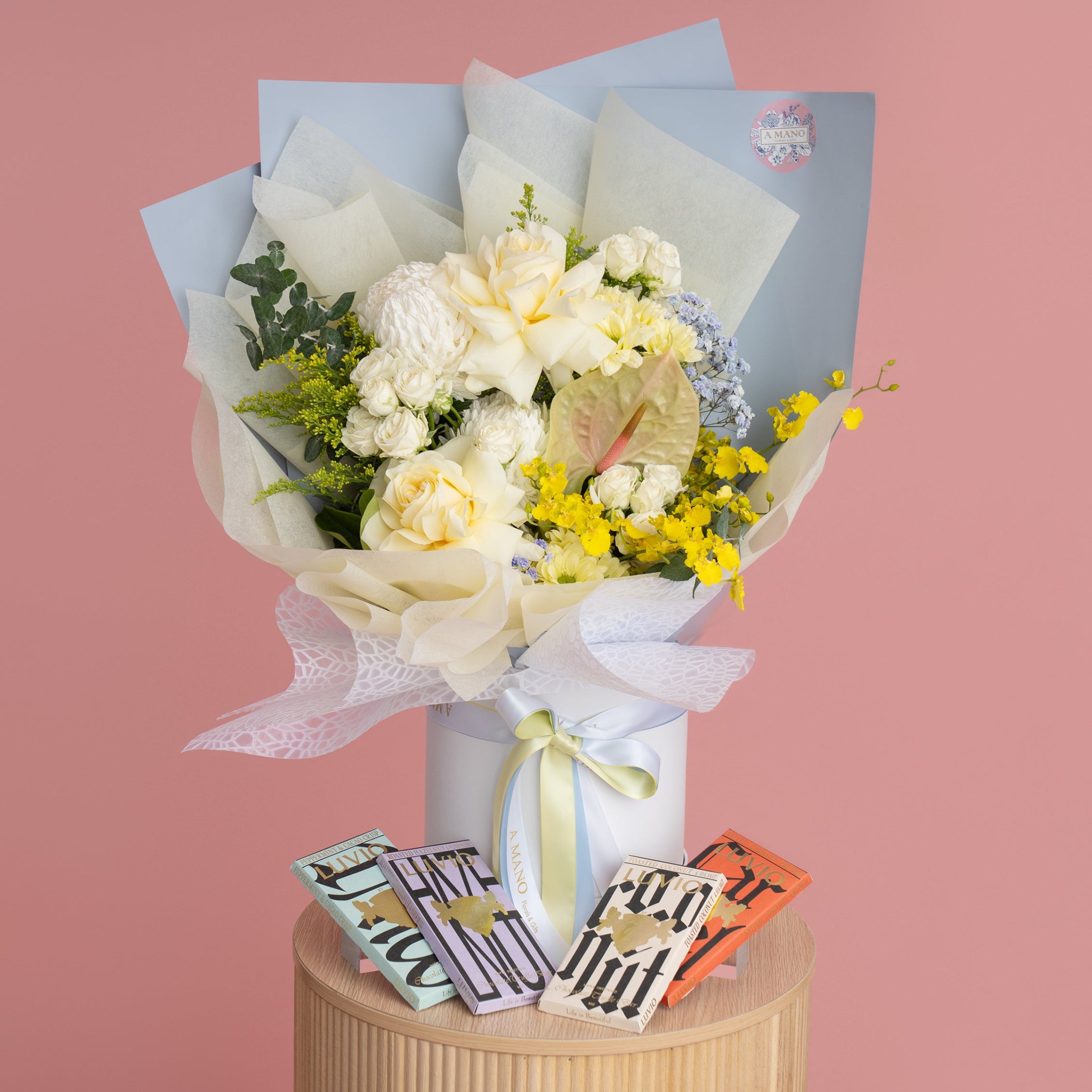 Elegant Blooming Bouquet & Gift Hamper
